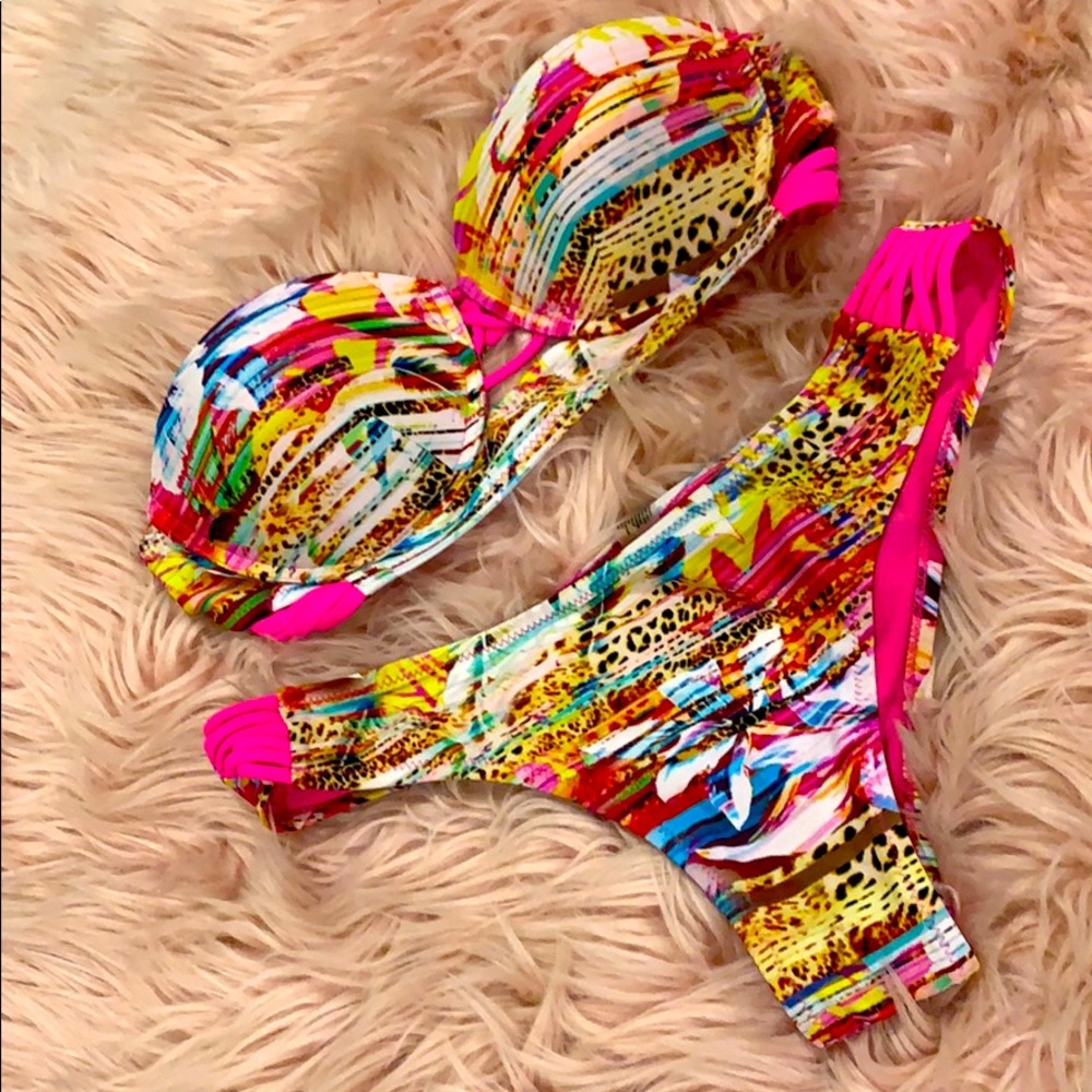 Such a cute bikini!